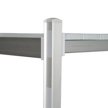 Zoom sur système d'accroche du rayonnage aluminium